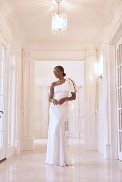 Sachin & Babi One Shoulder<Aubrey Gown - Off White Offwhite