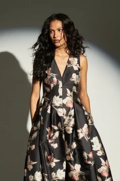 Sachin & Babi Plus Sizes|Sleeveless<Brooke Gown - Black Venetia Petal Blackvenetiapetal