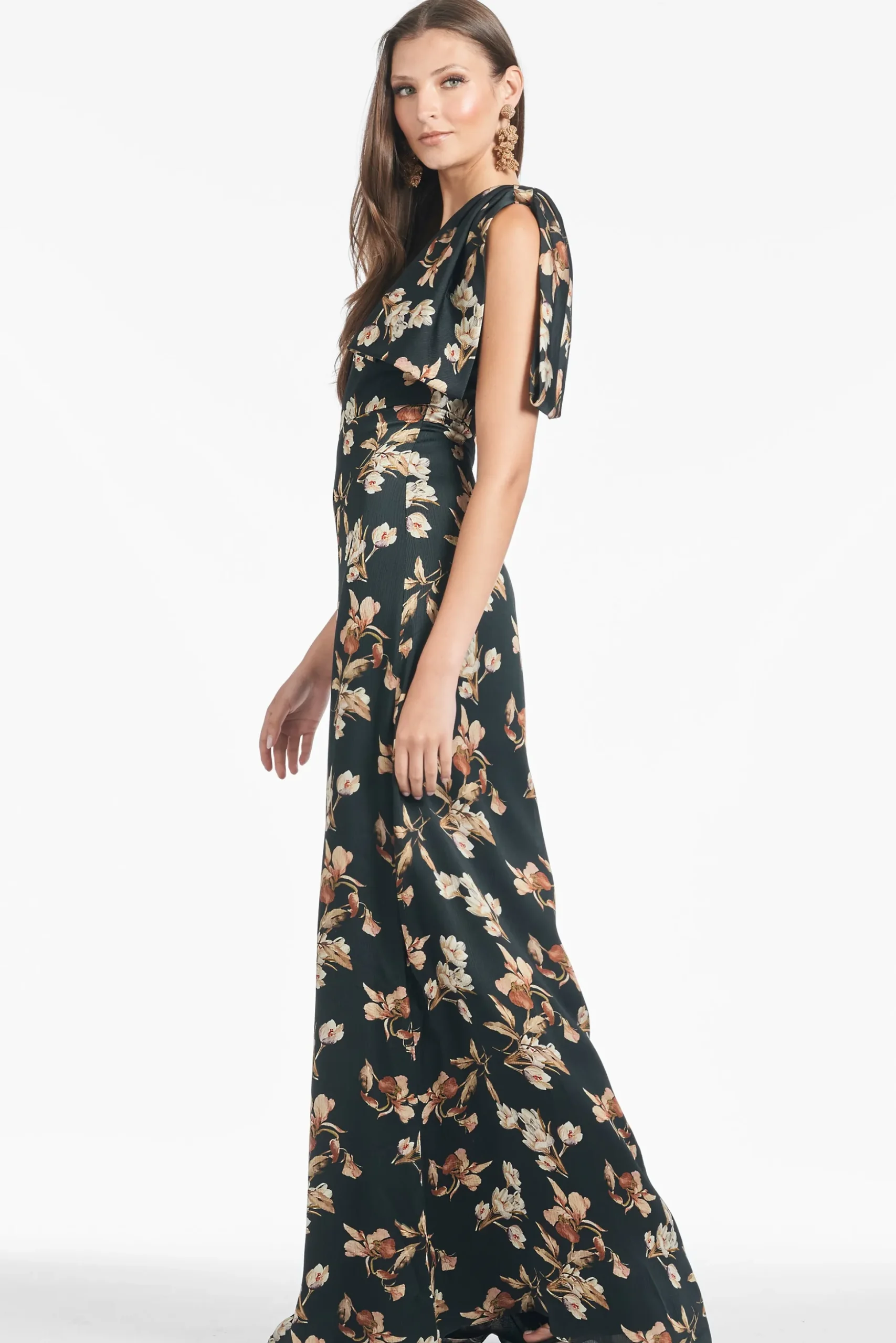 Sachin & Babi Plus Sizes|One Shoulder<Chelsea Gown - Black Venetia Petal Blackvenetiapetal