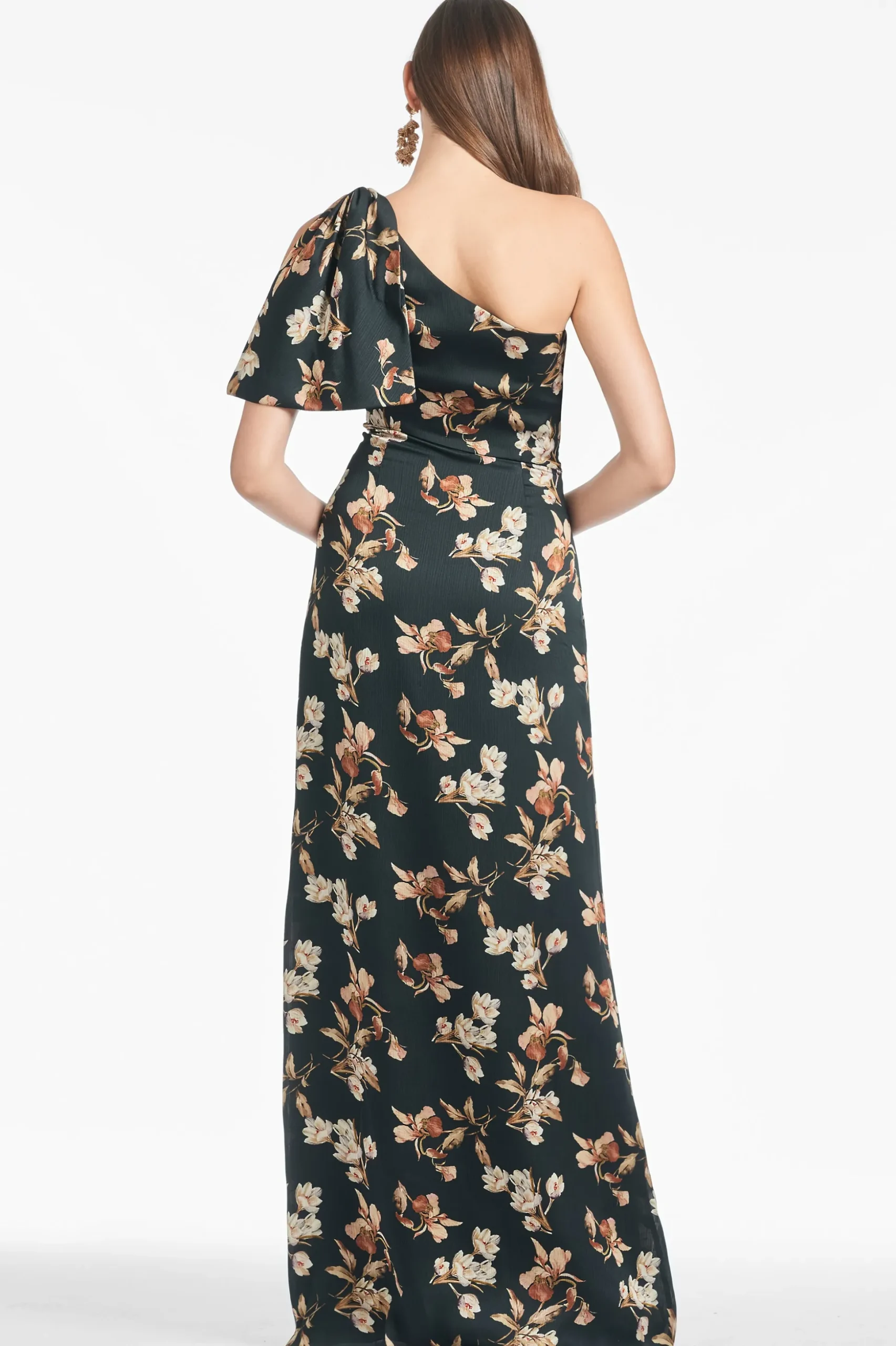 Sachin & Babi Plus Sizes|One Shoulder<Chelsea Gown - Black Venetia Petal Blackvenetiapetal