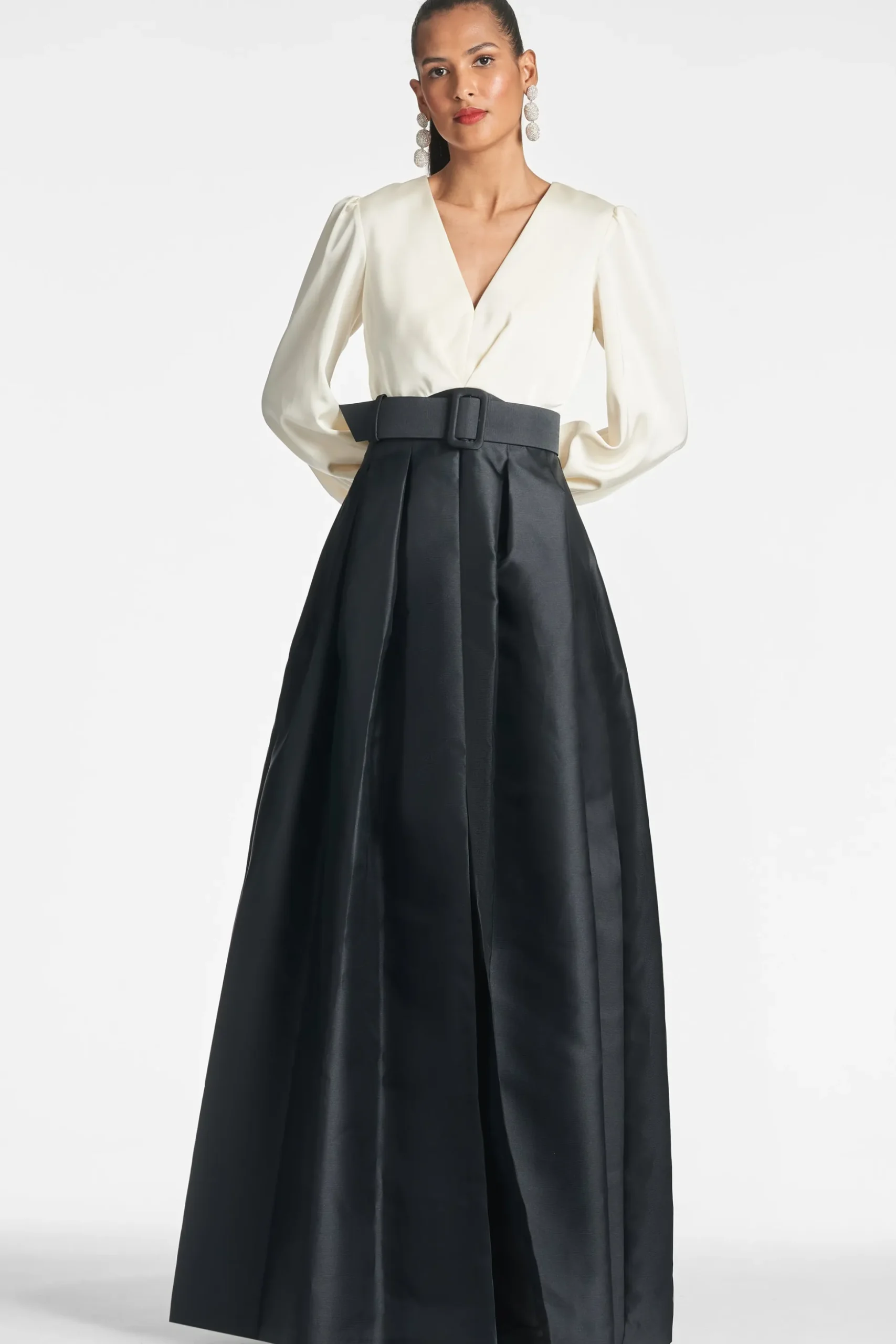 Sachin & Babi Plus Sizes|Long Sleeve<Zoe Gown - Ivory/ Black