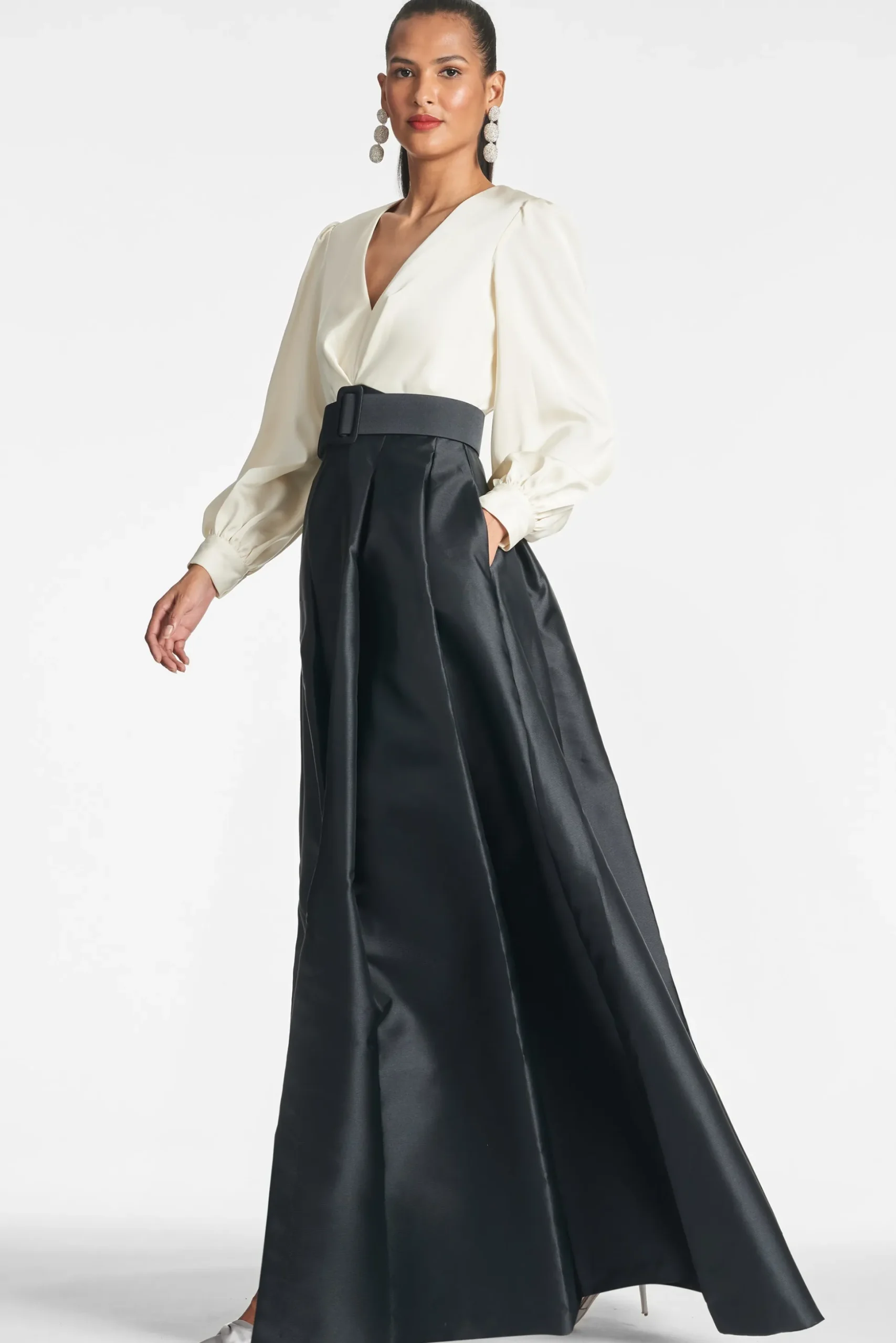 Sachin & Babi Plus Sizes|Long Sleeve<Zoe Gown - Ivory/ Black
