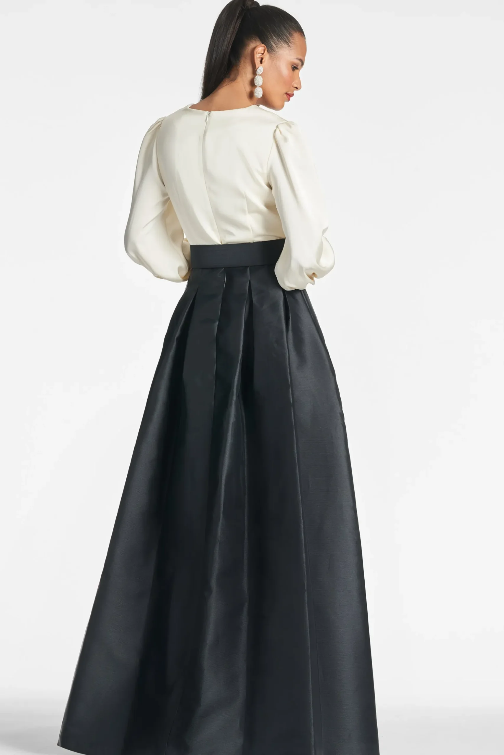 Sachin & Babi Plus Sizes|Long Sleeve<Zoe Gown - Ivory/ Black